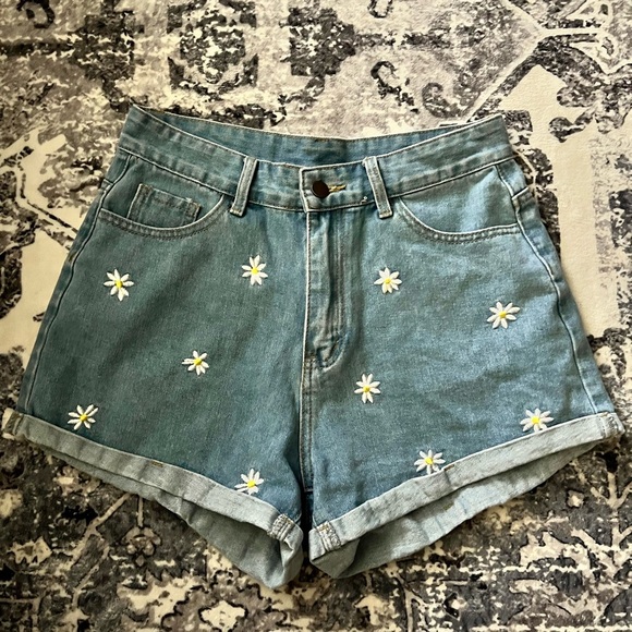 SHEIN Pants - Daisy Embroidered High-Waisted Denim Shorts